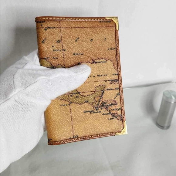 Alviero Martini Geo Classic 1’Classe Document holder/DOES NOT FIT A PASSPORT - Picture 5 of 10